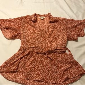 3/$20✨Boutique Orange Floral Blouse